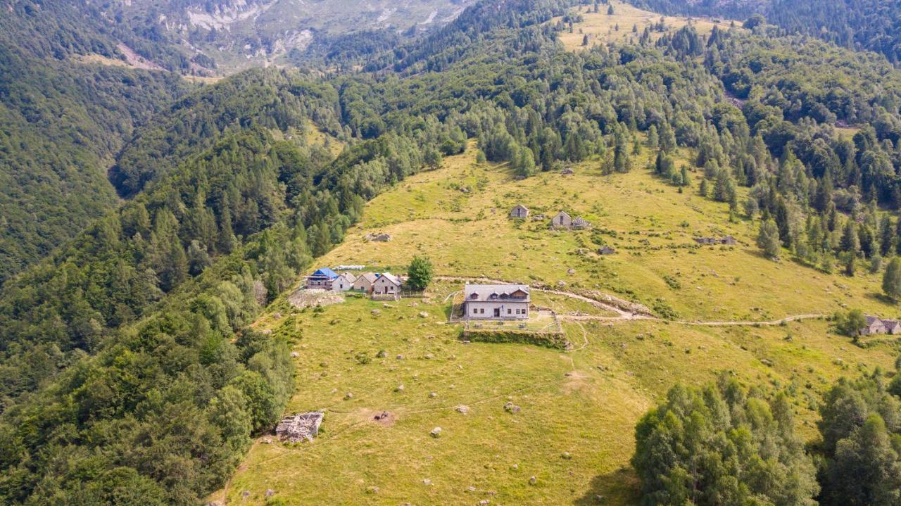 Hostel Rifugio Parpinasca Trontano Exterior foto