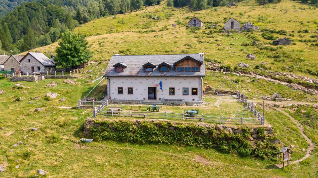 Hostel Rifugio Parpinasca Trontano Exterior foto