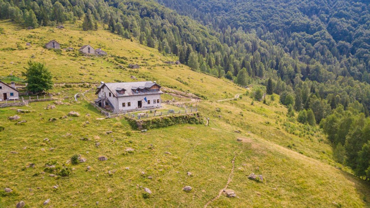 Hostel Rifugio Parpinasca Trontano Exterior foto