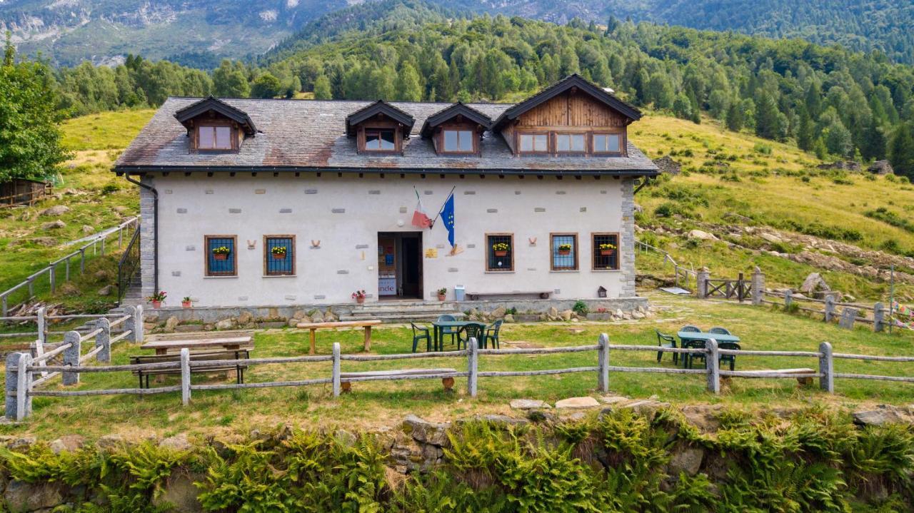 Hostel Rifugio Parpinasca Trontano Exterior foto