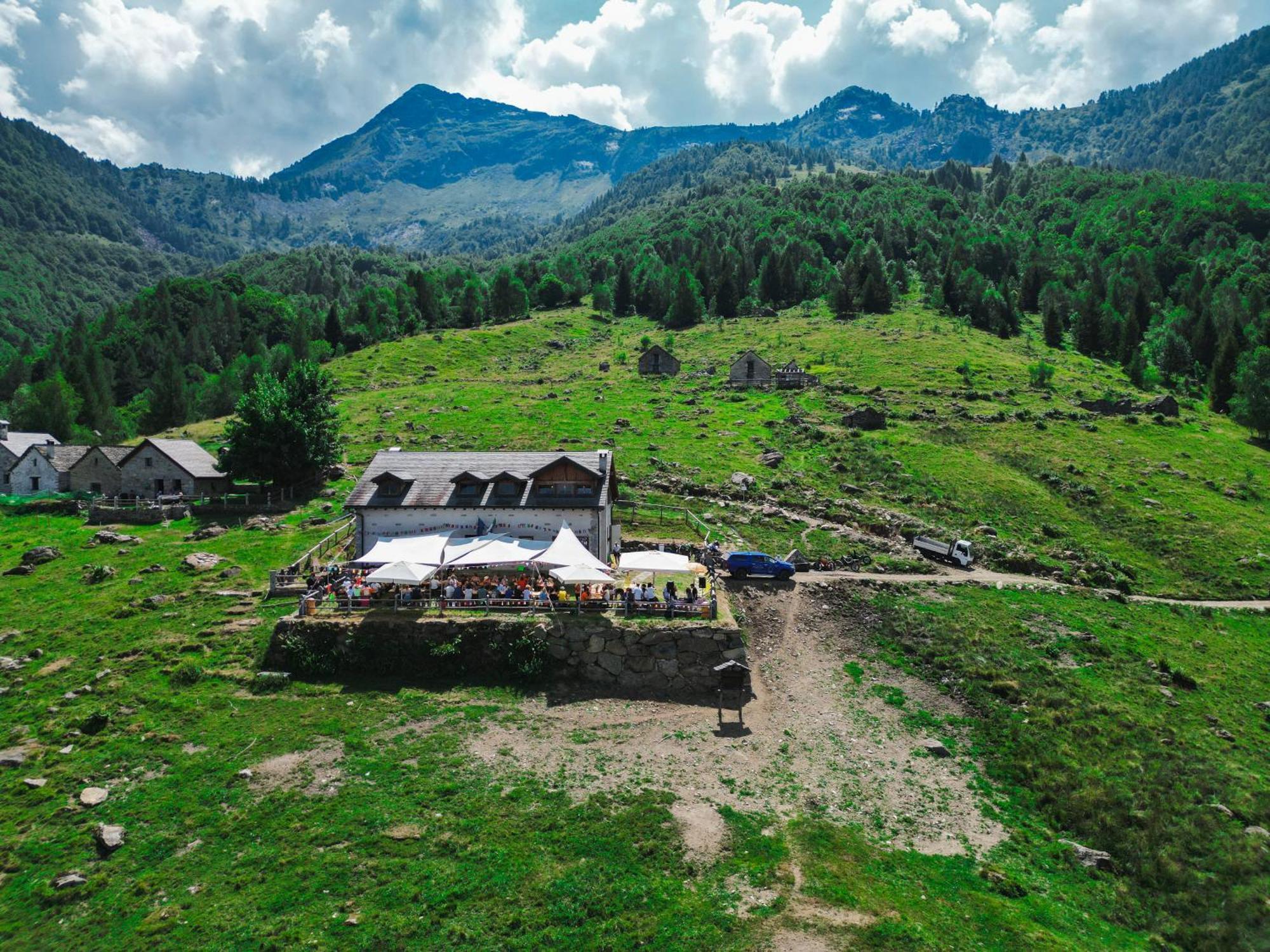 Hostel Rifugio Parpinasca Trontano Exterior foto